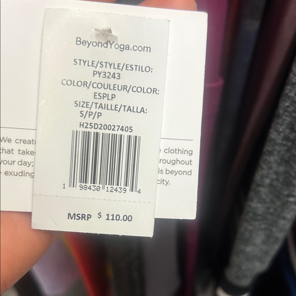 beyond yoga Leopard Print Sports Bra and Leggings Set - Picture 5 of 5